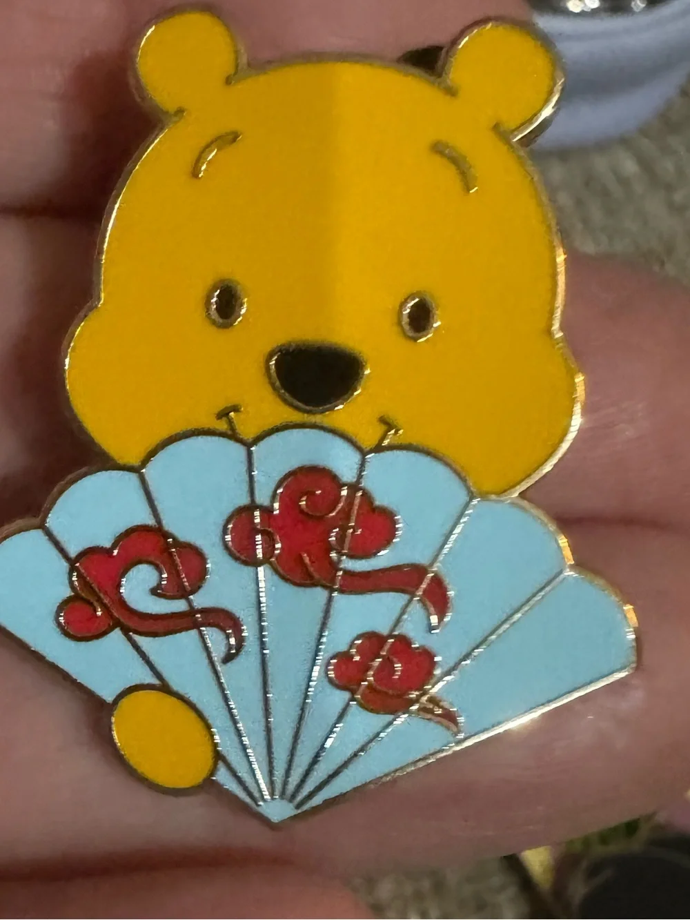 Disney Parks Winnie the Pooh Character Folding Fans Mystery pin red clouds